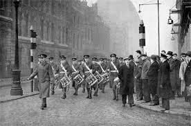 The Band and Drums, 1st Battalion Worcestershire Regiment lead the March to the Tower of London